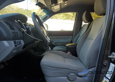 2014 Toyota Tacoma Double Cab z USA, uszkodzony, nr VIN 3TMLU4EN7EM156215